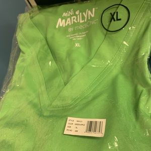 Mini Marilyn 4 way stretch scrub set. Draw string and elastic waist.